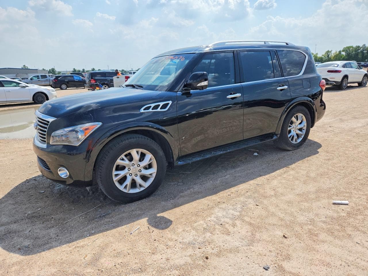 Infiniti QX56 2011 z USA