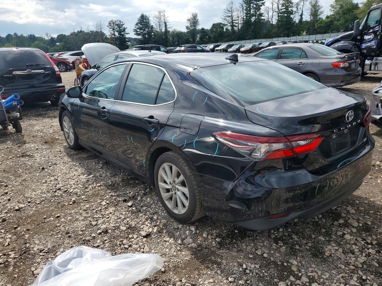 2022 Toyota Camry Le - foto 2