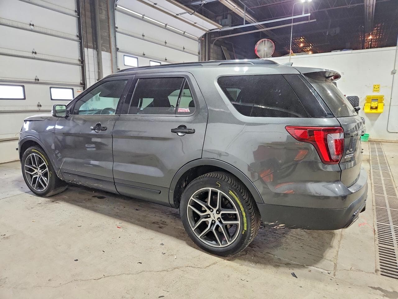 2016 Ford Explorer Sport - foto 2