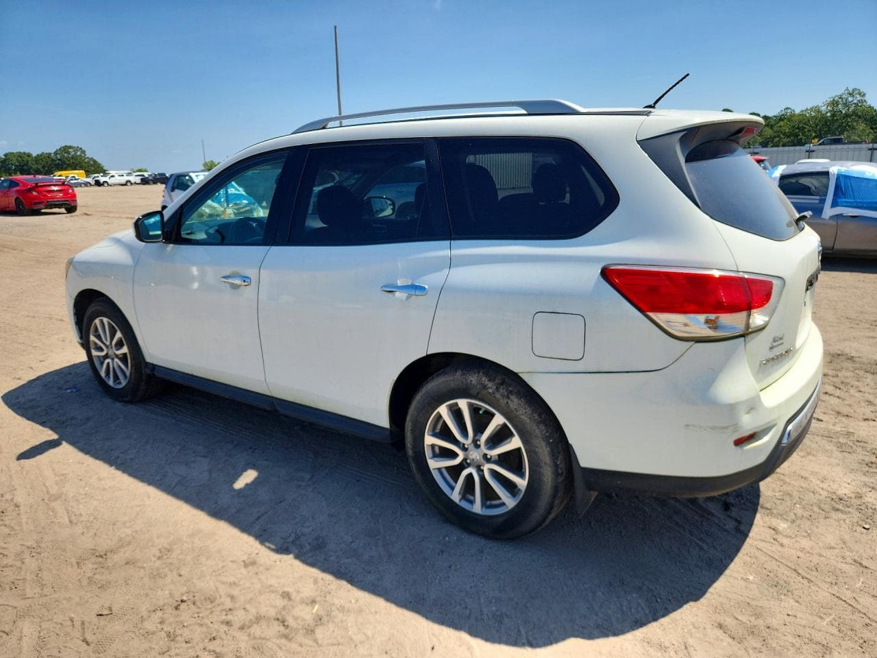 2015 Nissan Pathfinder S - foto 2