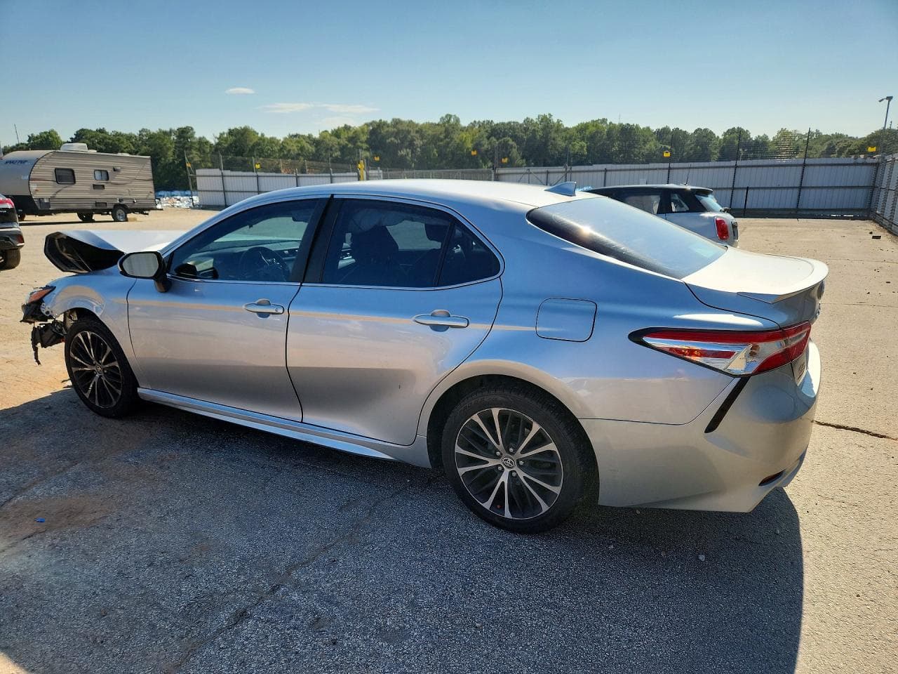 2020 Toyota Camry Se - foto 2