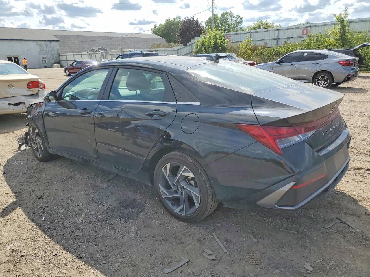 2026 Hyundai Elantra Limited - foto 2