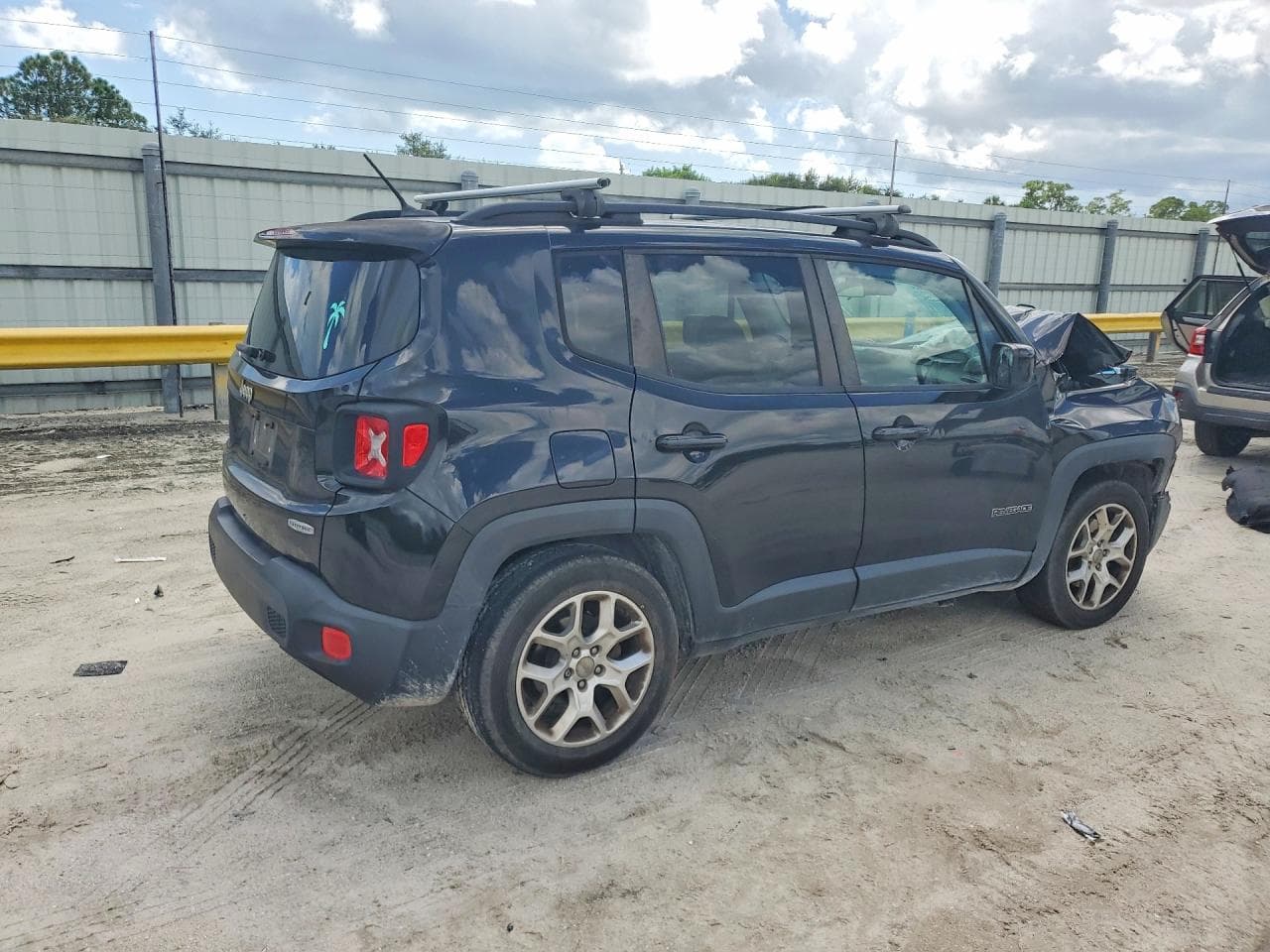 2016 Jeep Renegade Latitude - foto 3
