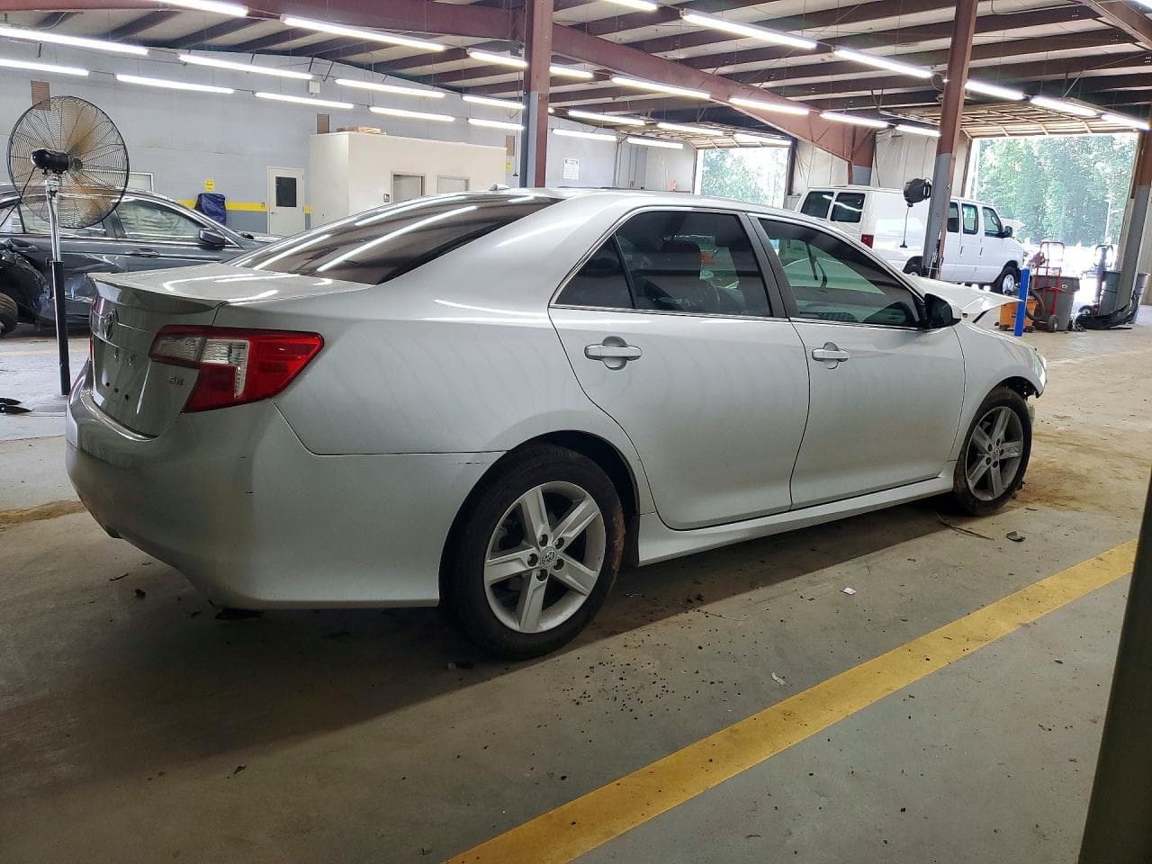 2012 Toyota Camry Se - foto 3