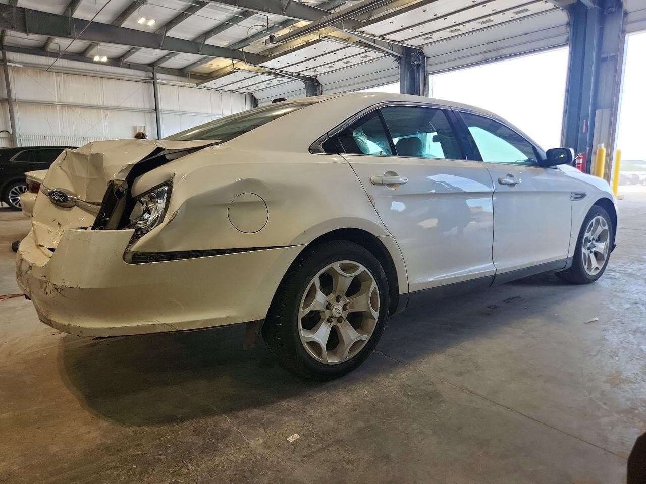 2011 Ford Taurus - foto 3