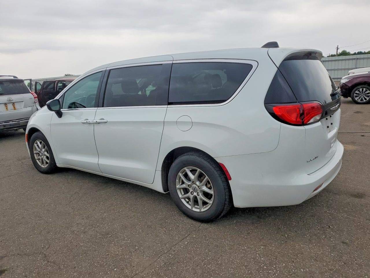 2024 Chrysler Voyager Lx - foto 2