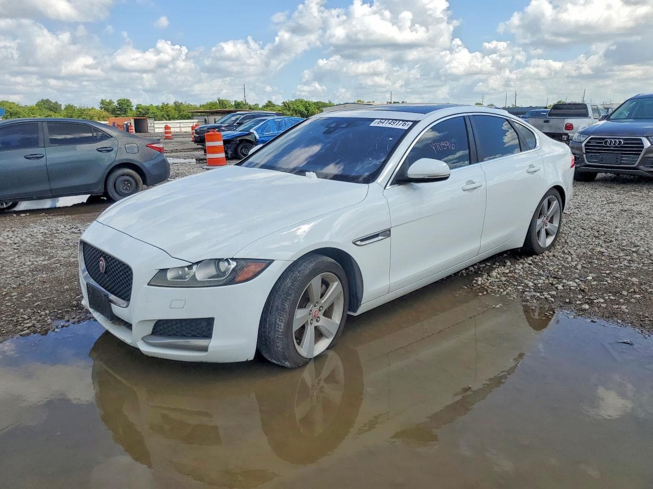 Jaguar XF 2018 z USA