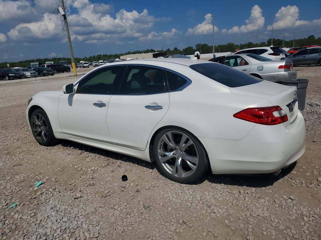 2013 Infiniti M56 Base - foto 2