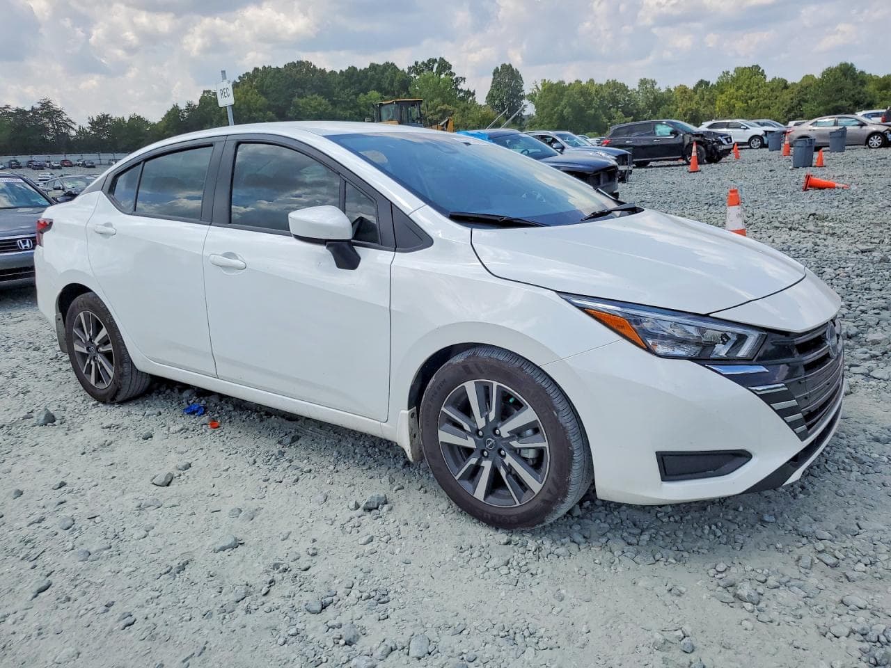 2025 Nissan Versa Sv - foto 4