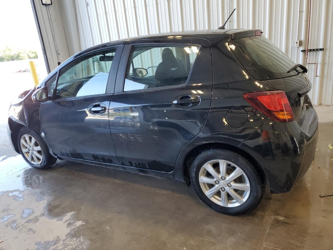 2016 Toyota Yaris 5-Door Le - foto 2