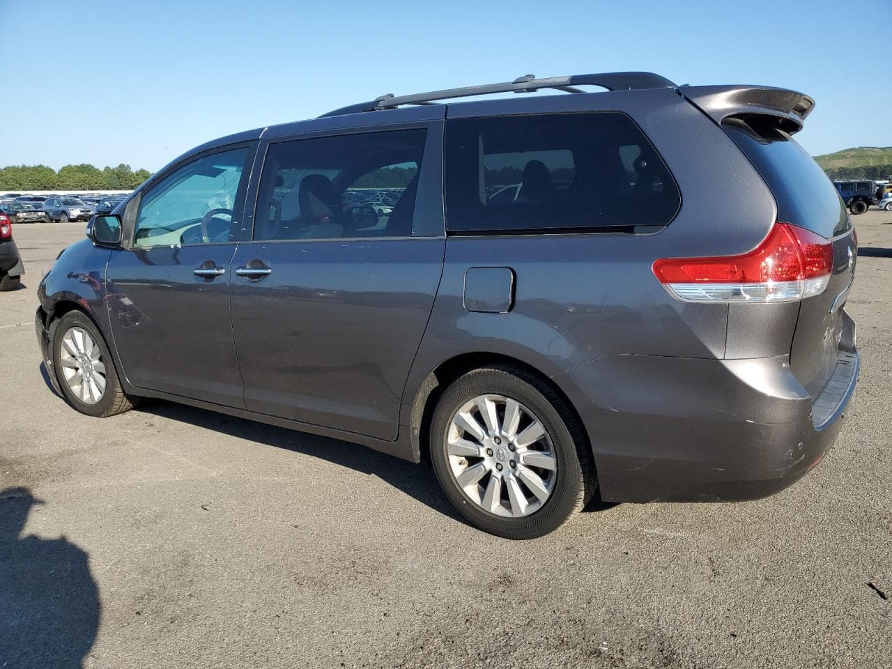 2013 Toyota Sienna Xle - foto 2