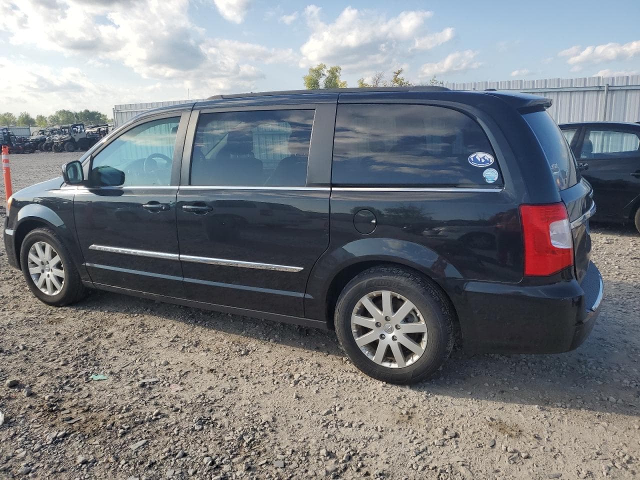 2016 Chrysler Town & Country Touring - foto 2