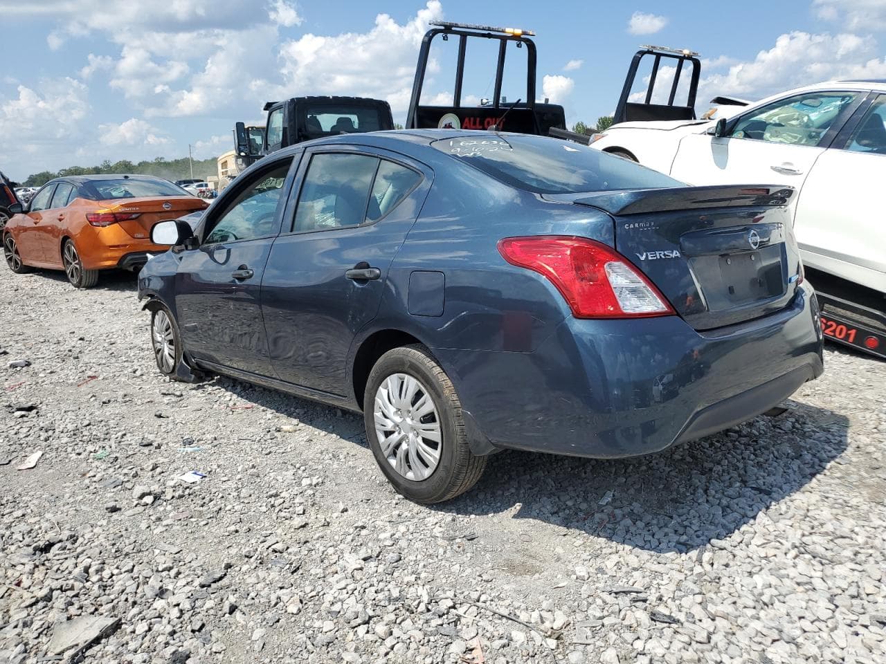 2015 Nissan Versa S - foto 2