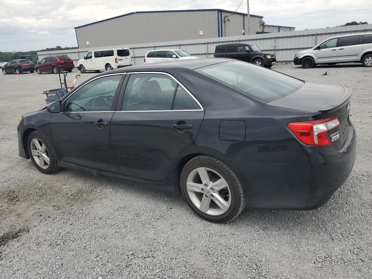 2014 Toyota Camry L - foto 2