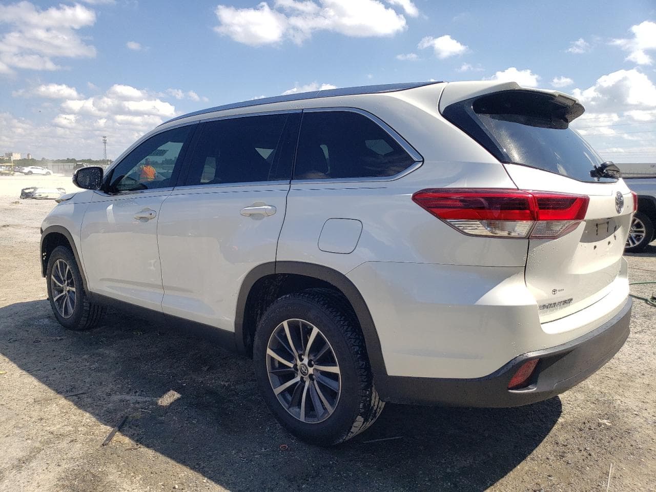2019 Toyota Highlander Se - foto 2
