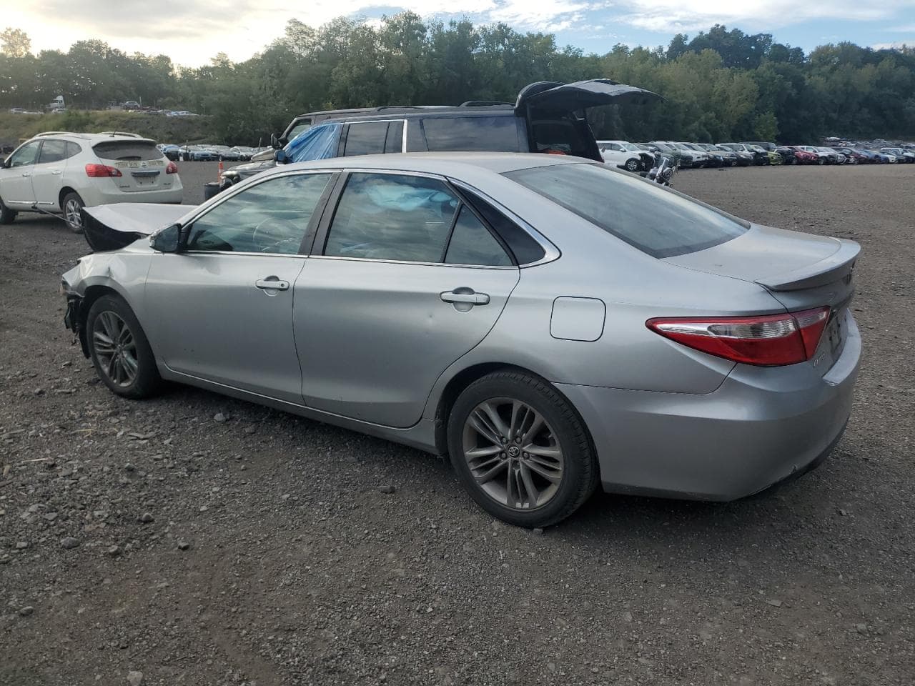 2017 Toyota Camry Le - foto 2
