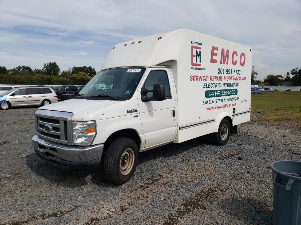 2013 Ford Econoline E350 Super Duty Cutaway Van