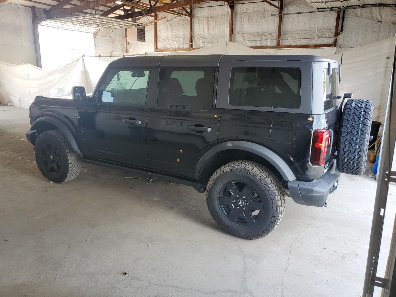 2024 Ford Bronco Black Diamond - foto 2