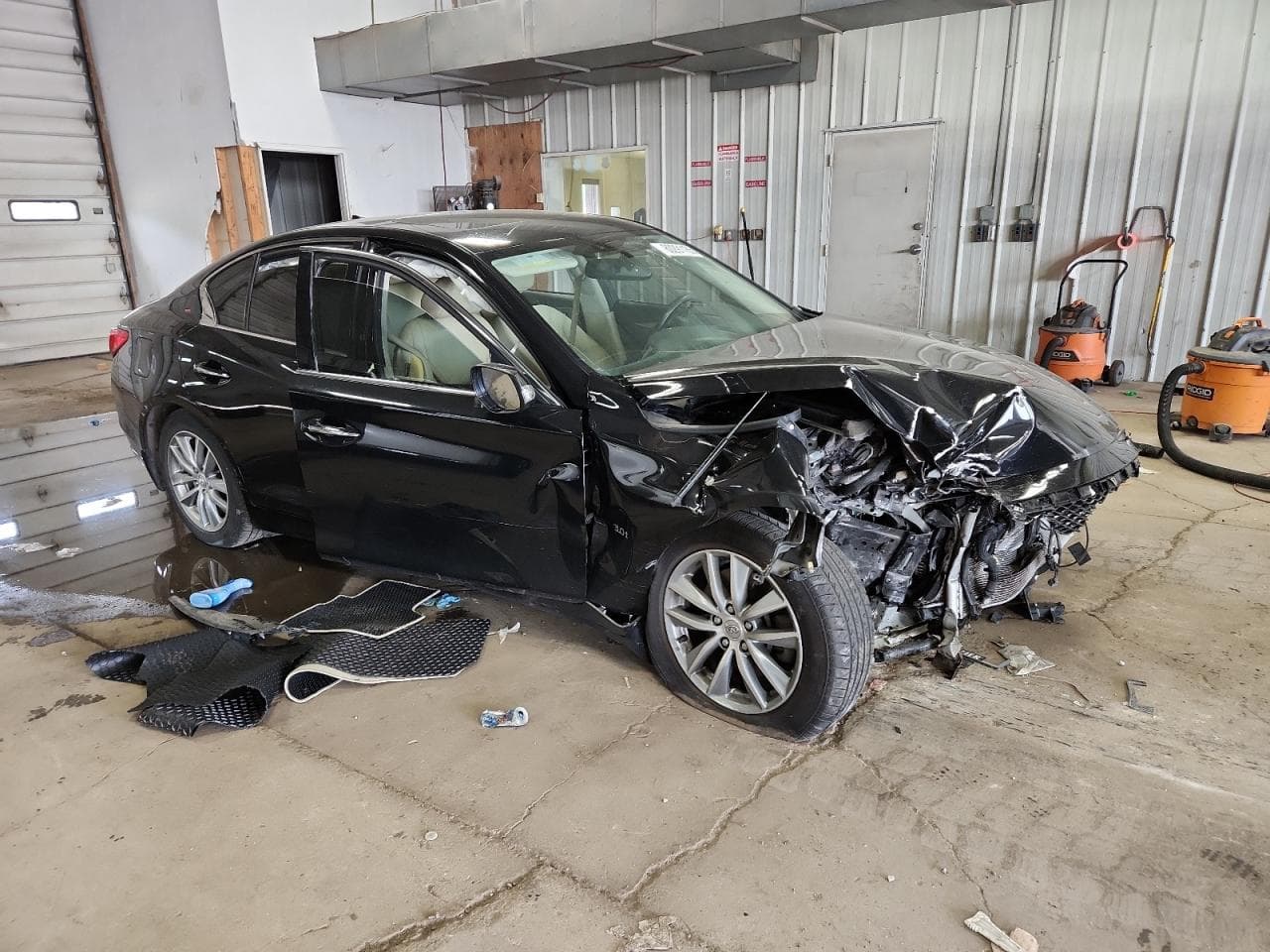 2017 Infiniti Q50 Premium - foto 4
