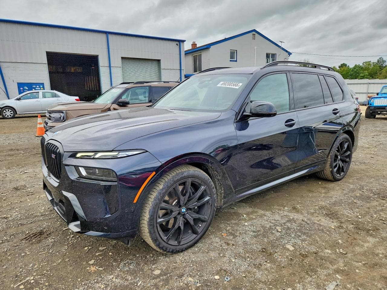 2025 BMW X7 M60I