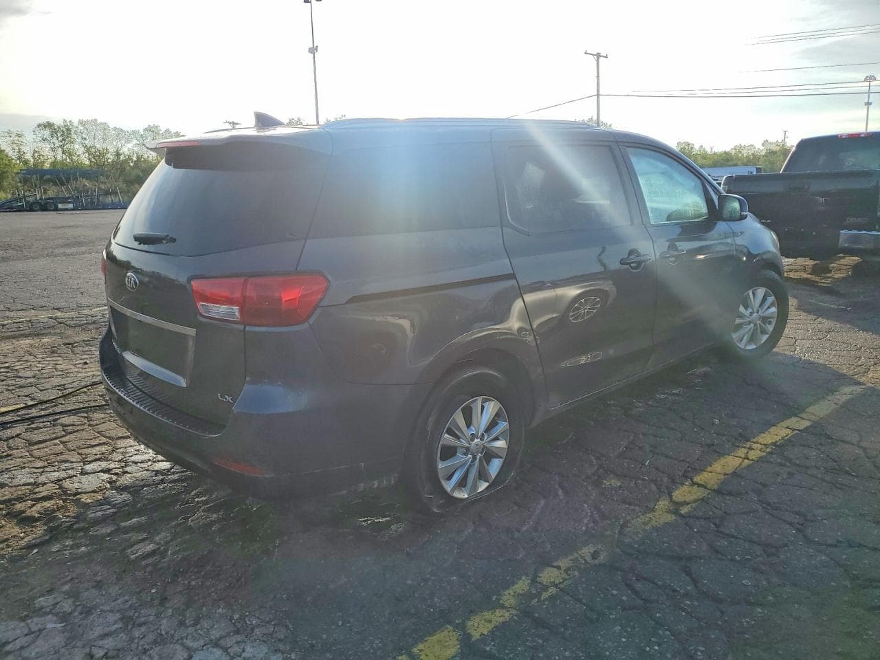 2017 Kia Sedona Lx - foto 3