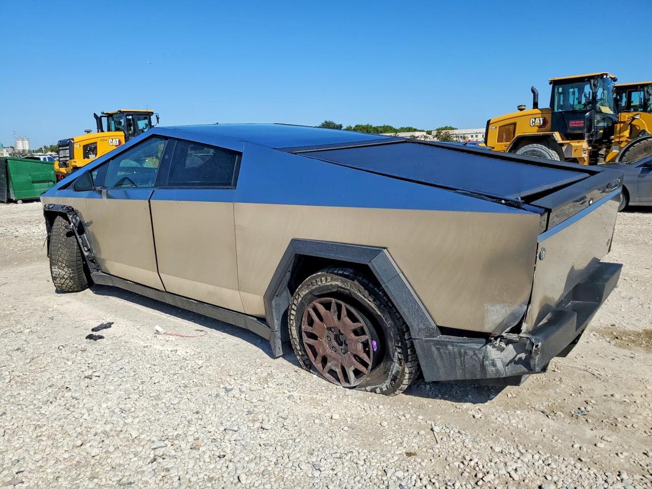 2025 Tesla Cybertruck - foto 2