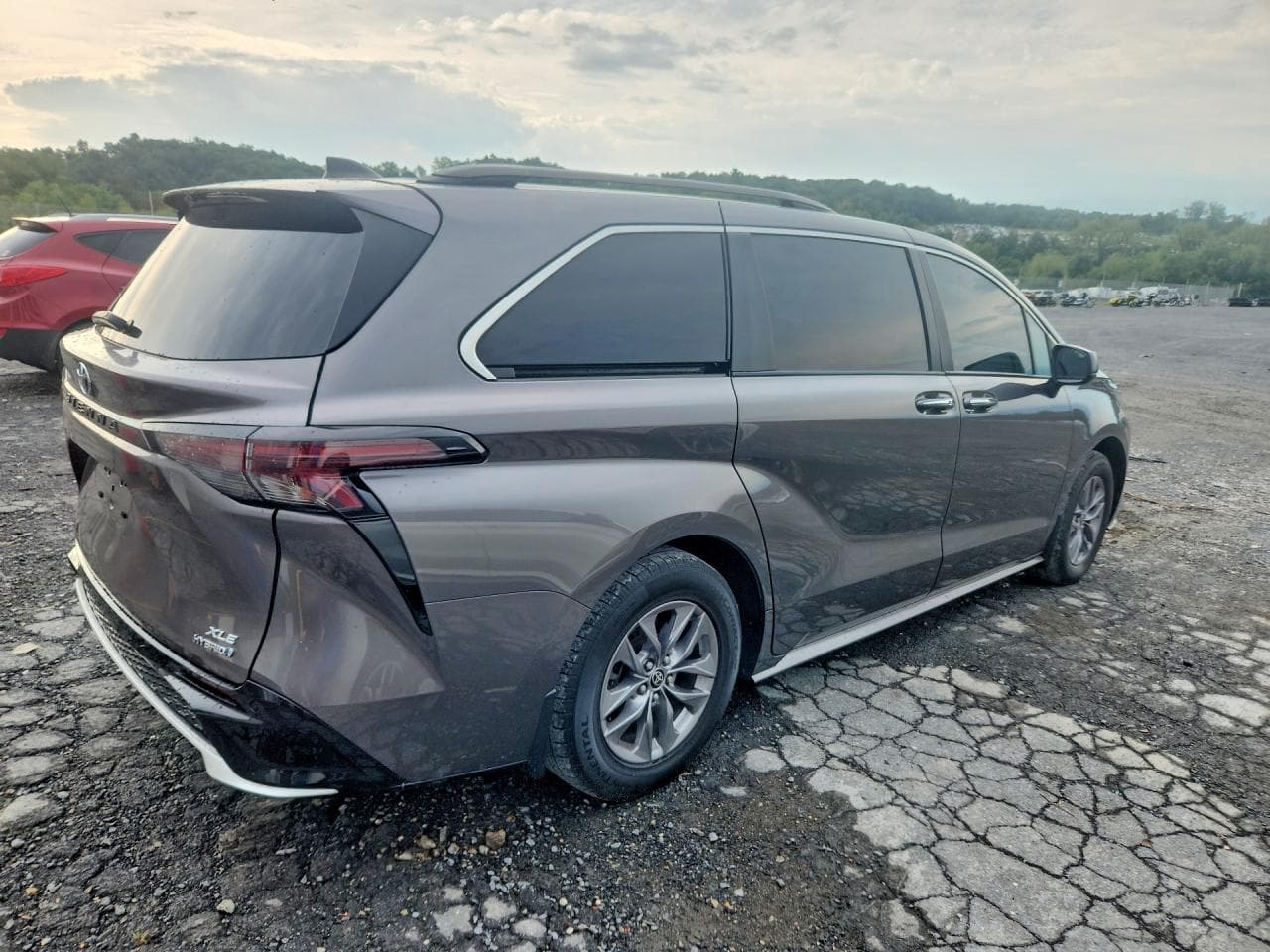 2024 Toyota Sienna Xle - foto 3