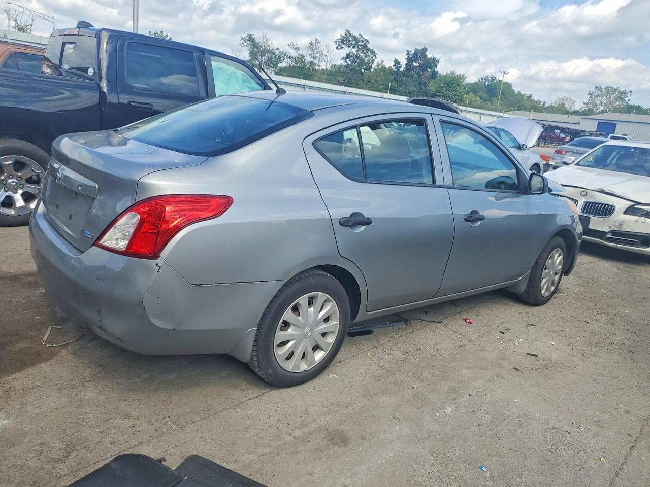 2012 Nissan Versa 1.6 S - foto 3