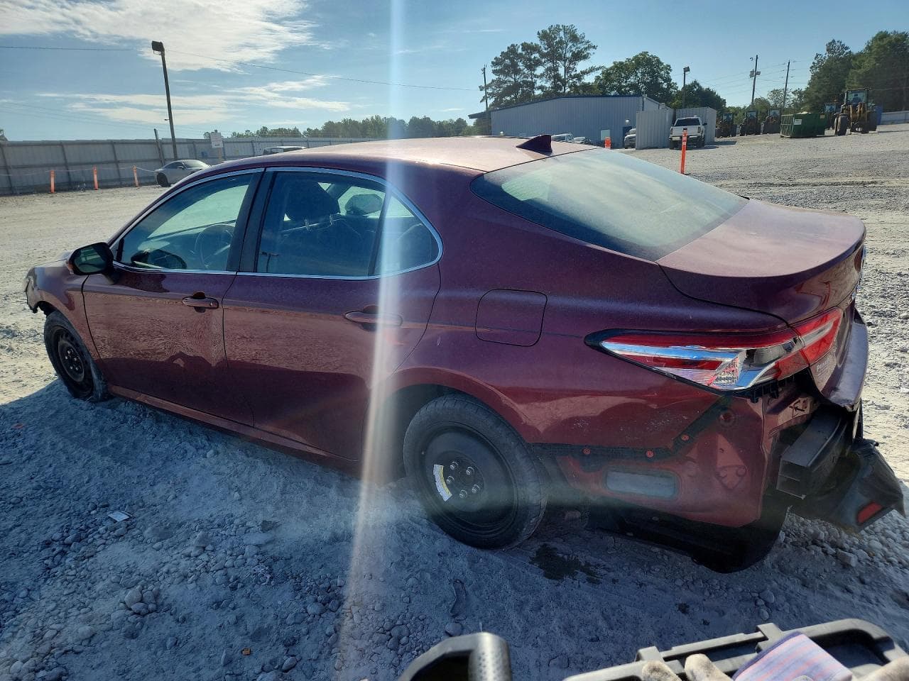 2020 Toyota Camry Le - foto 2