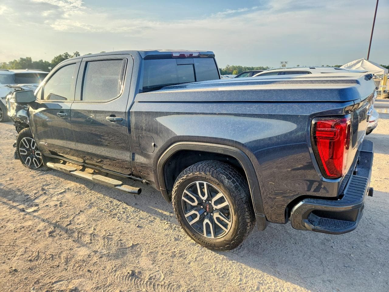 2021 GMC Sierra K1500 At4 - foto 2