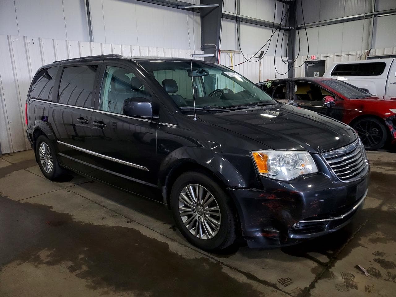 2012 Chrysler Town & Country Touring - foto 4