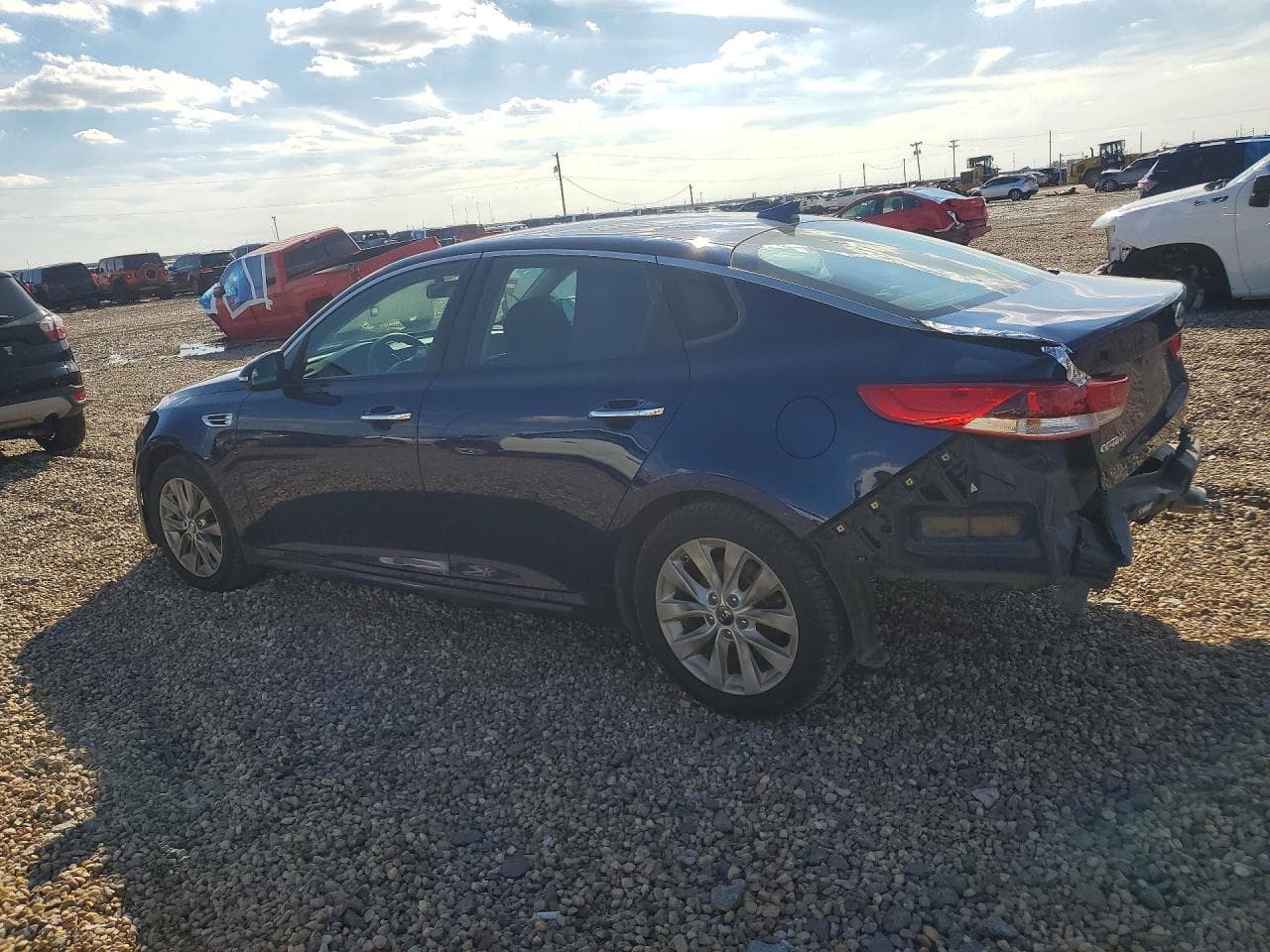 2017 Kia Optima Lx - foto 2