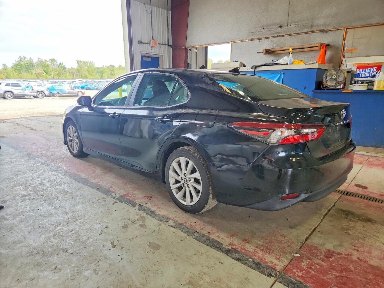 2023 Toyota Camry Le - foto 2