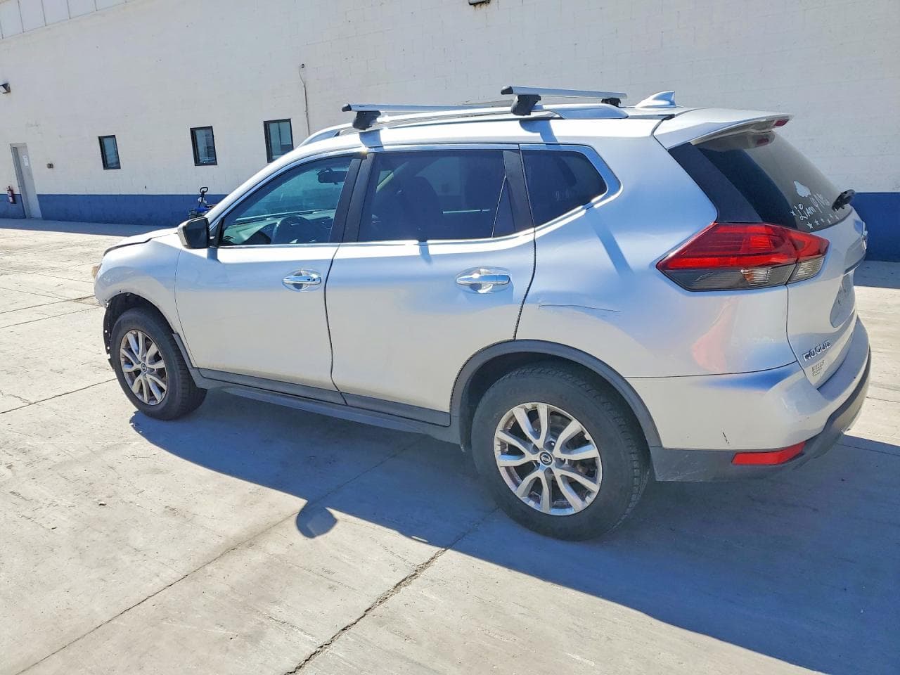 2017 Nissan Rogue S - foto 2