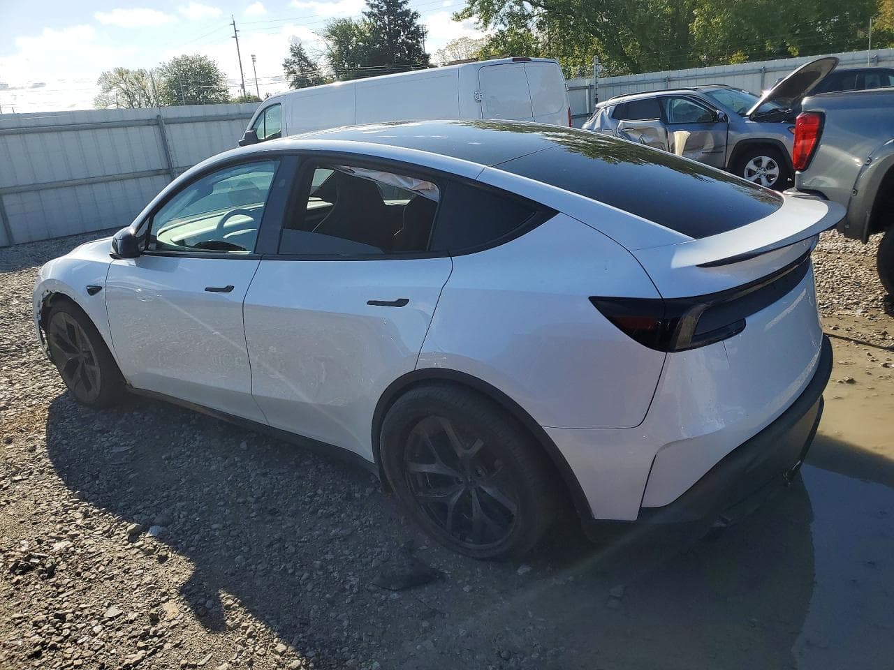 2026 Tesla Model Y - foto 2