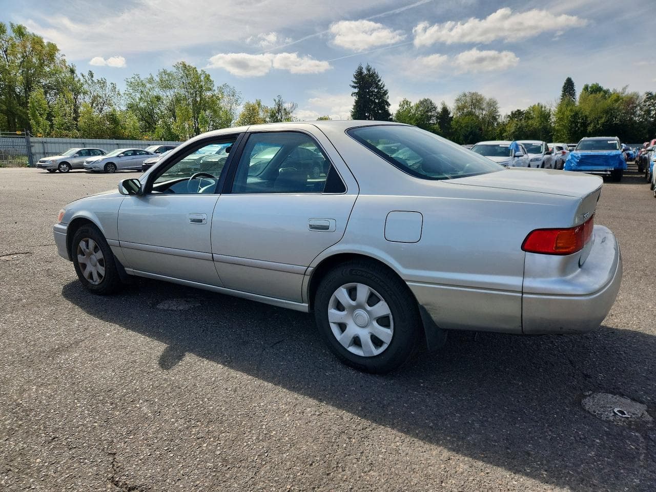 2000 Toyota Camry Le - foto 2