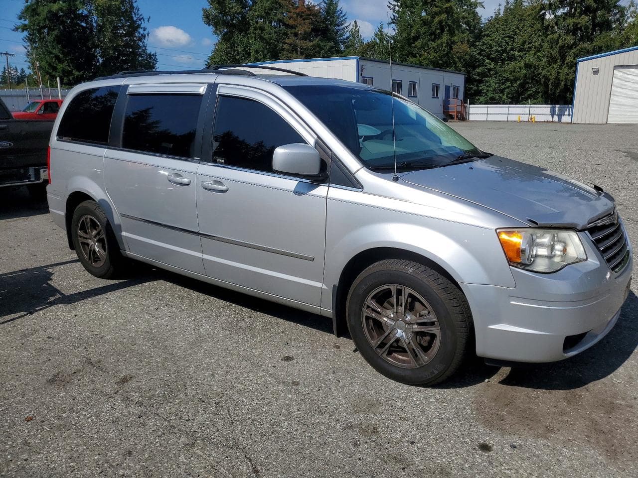 2010 Chrysler Town & Country Touring - foto 4
