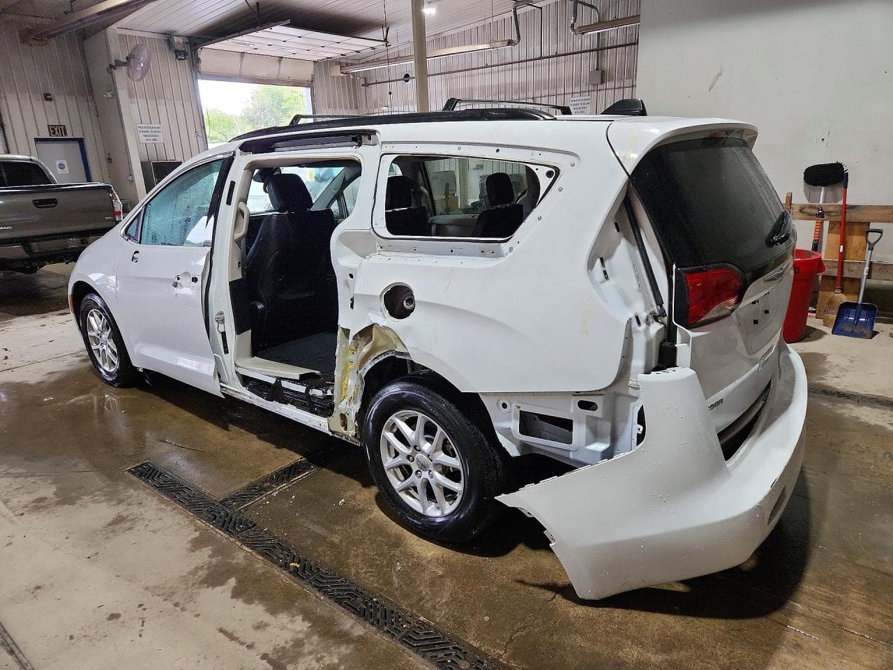 2021 Chrysler Voyager Lxi - foto 2