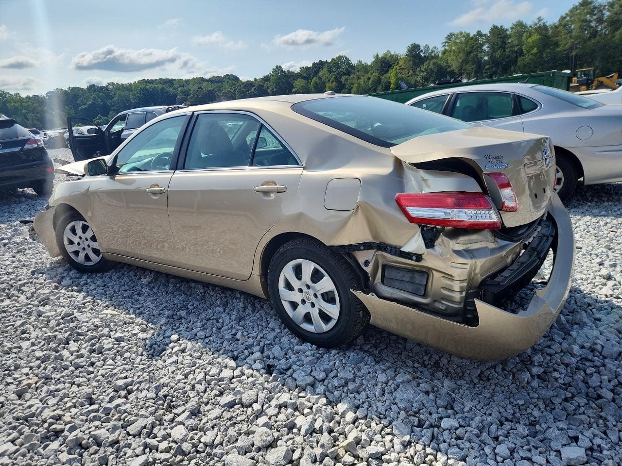 2010 Toyota Camry Le - foto 2