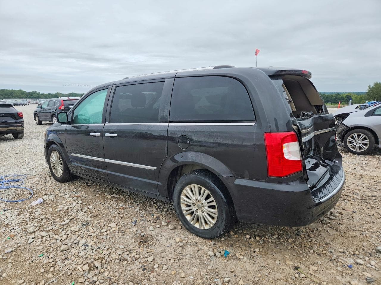 2014 Chrysler Town & Country Limited - foto 2