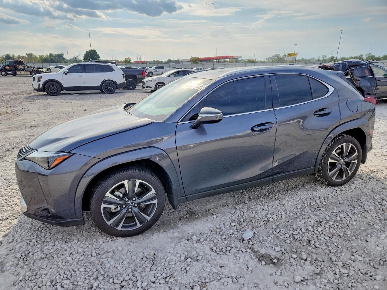 2025 Lexus UX z USA