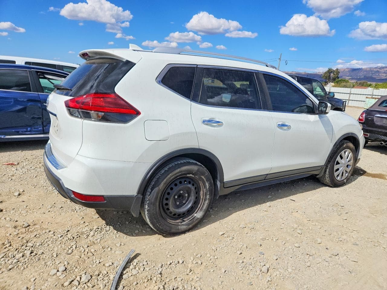 2017 Nissan Rogue S - foto 3
