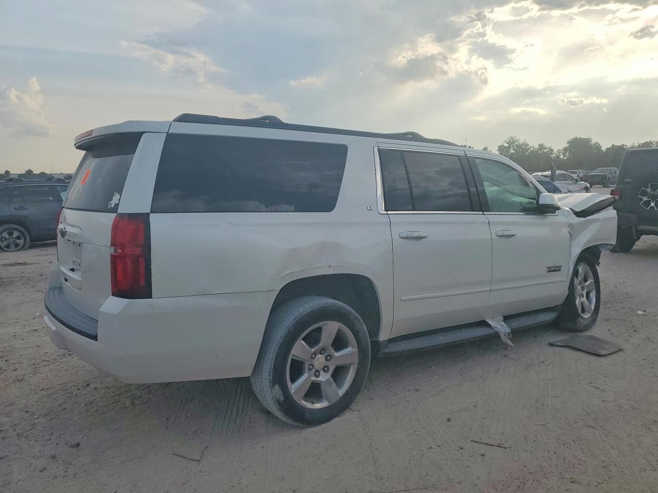 2017 Chevrolet Suburban C1500 Lt - foto 3