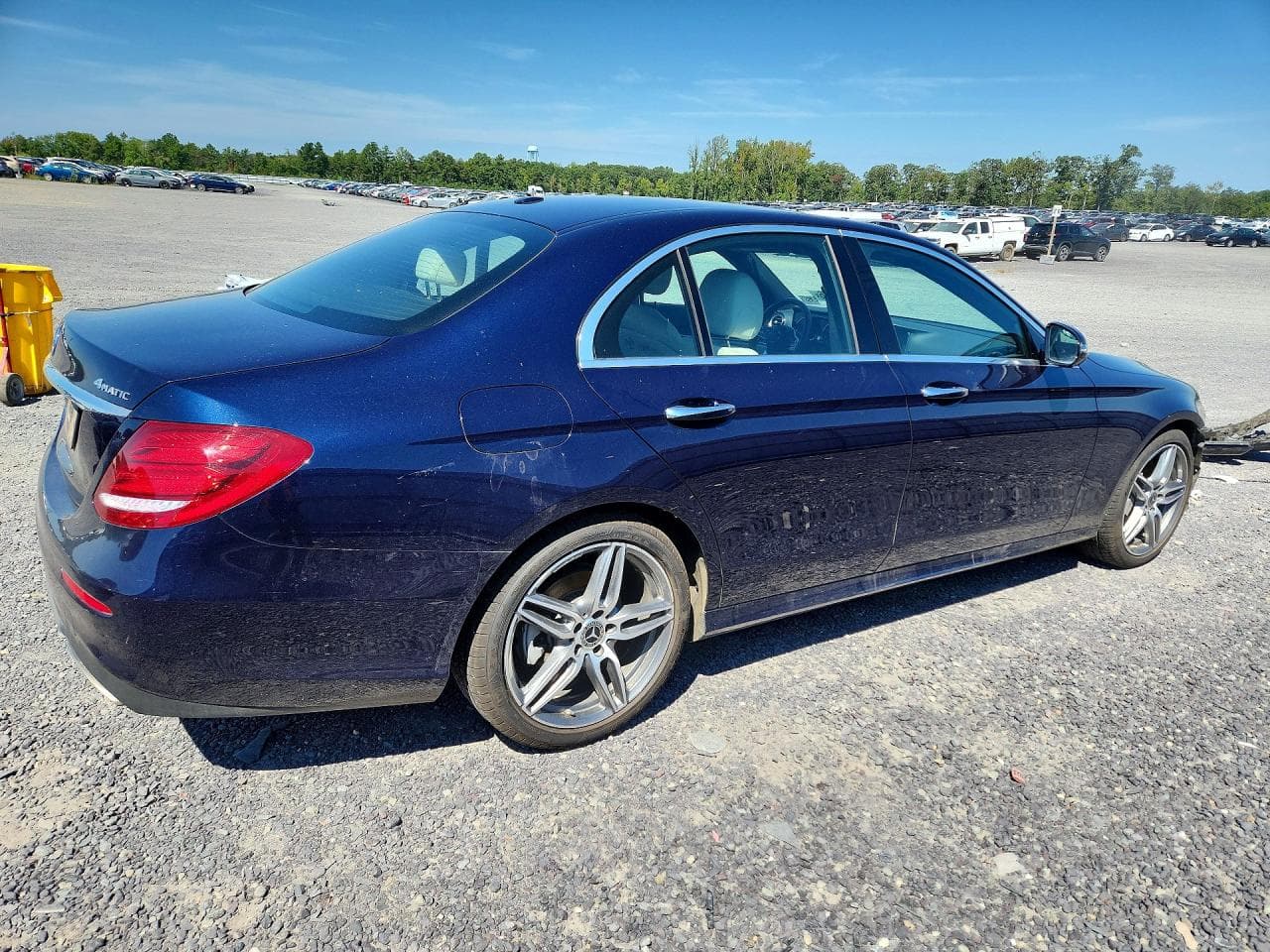 2019 Mercedes-Benz E 300 4Matic - foto 3