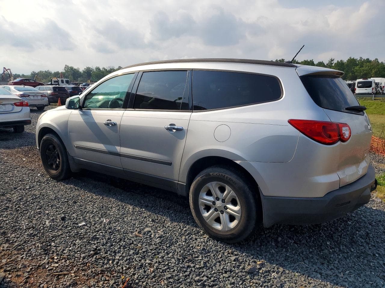 2010 Chevrolet Traverse Ls - foto 2
