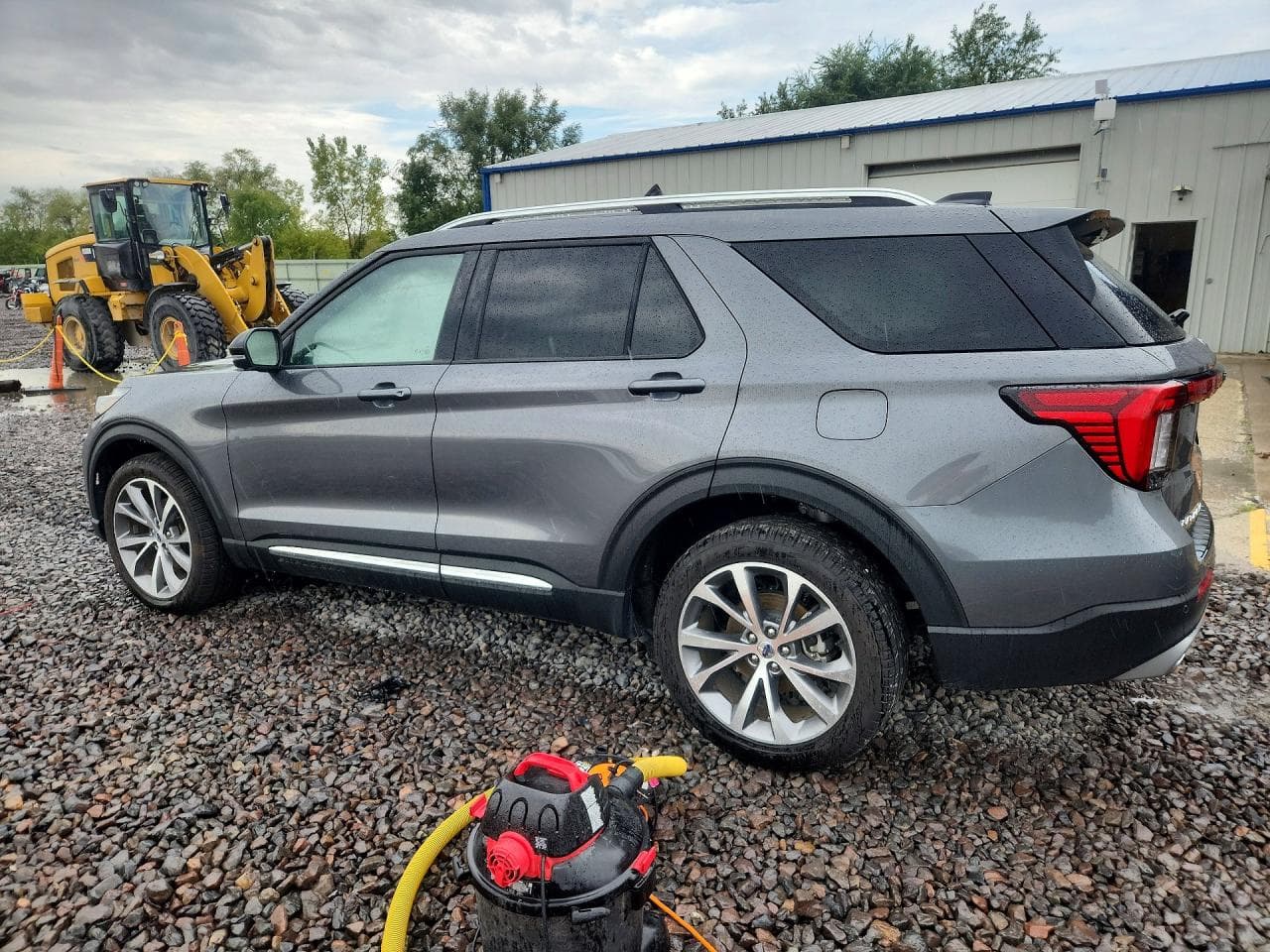 2025 Ford Explorer Platinum - foto 2