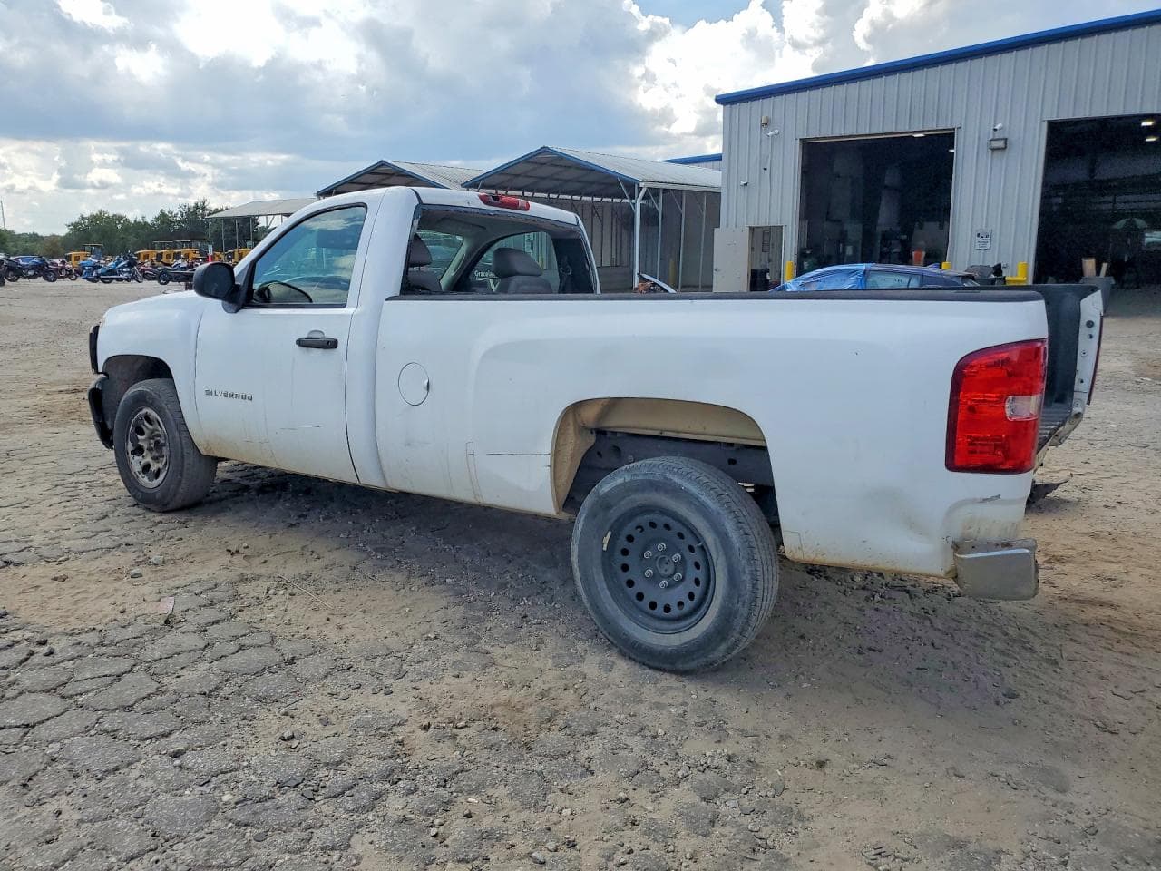 2011 Chevrolet Silverado C1500 - foto 2