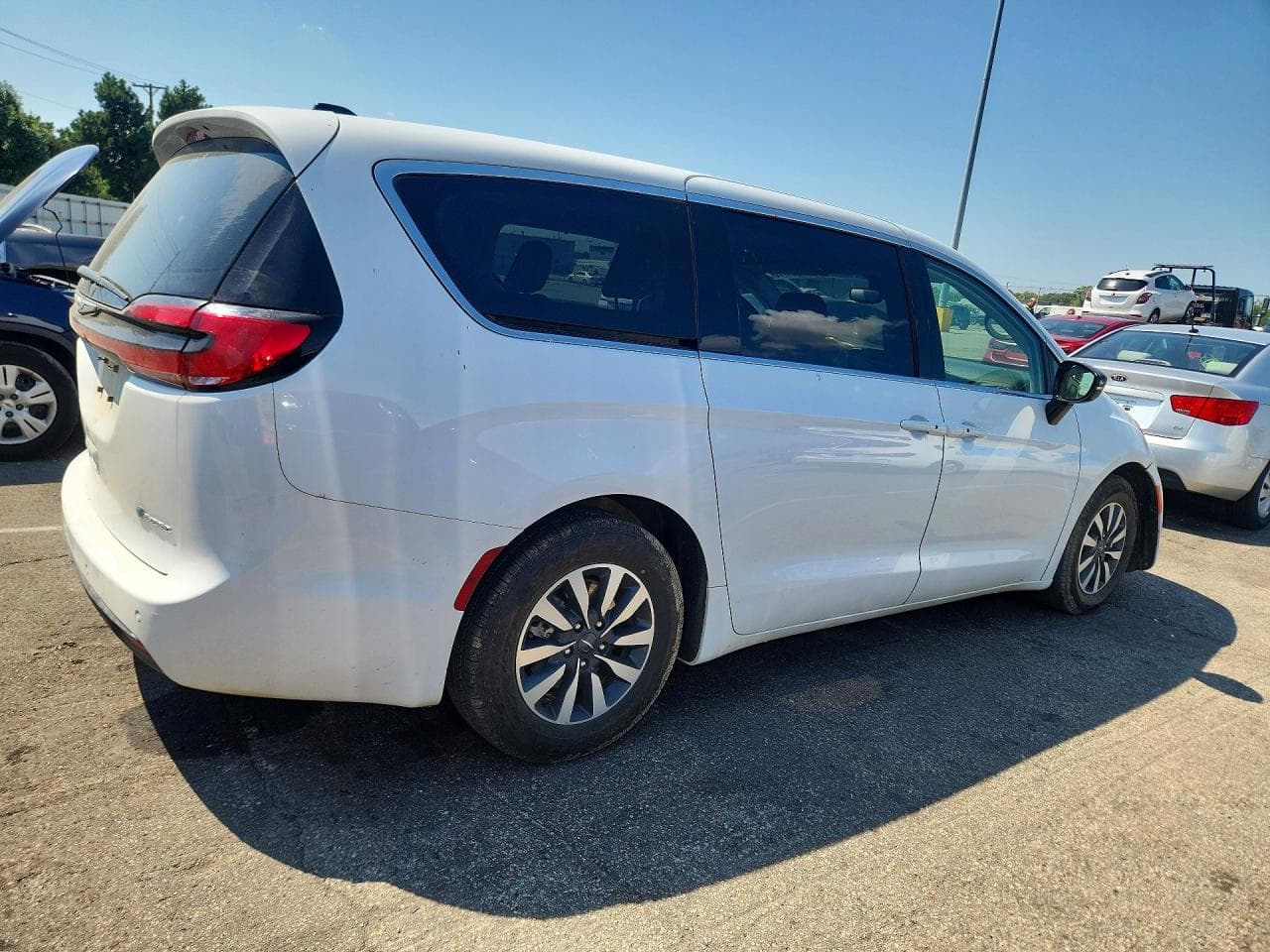 2024 Chrysler Pacifica Hybrid Select - foto 3