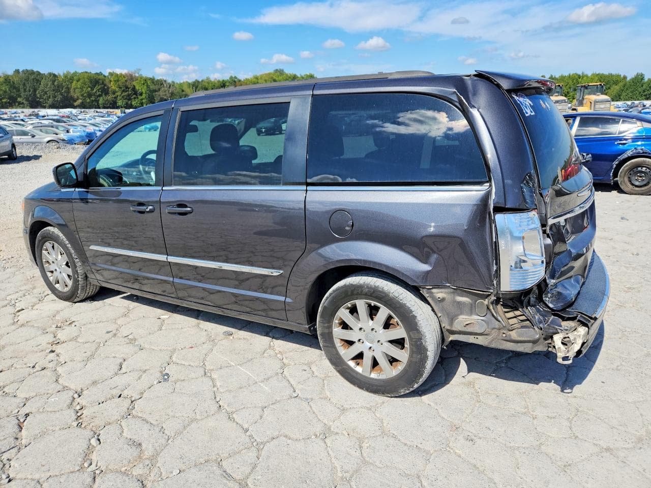 2016 Chrysler Town & Country Touring - foto 2