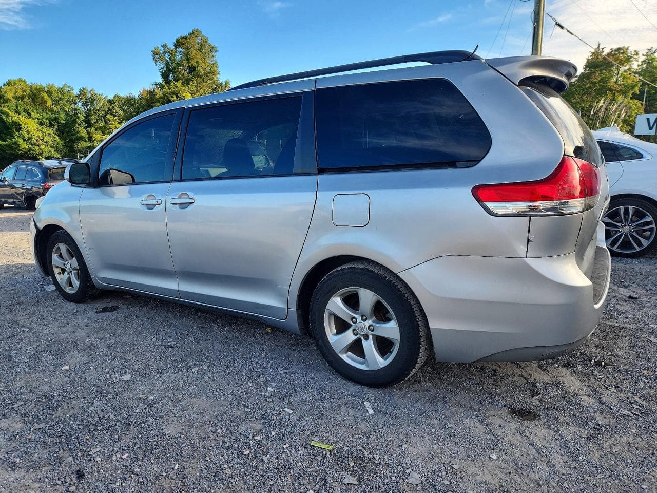 2011 Toyota Sienna Le - foto 2